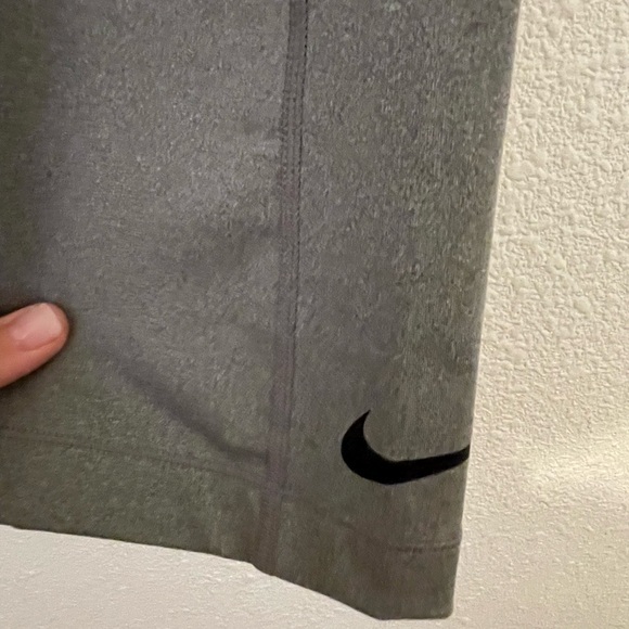 Women's Nike Pro Dri-Fit Dry Gary Leggings/Crops Size Small - Picture 2 of 7